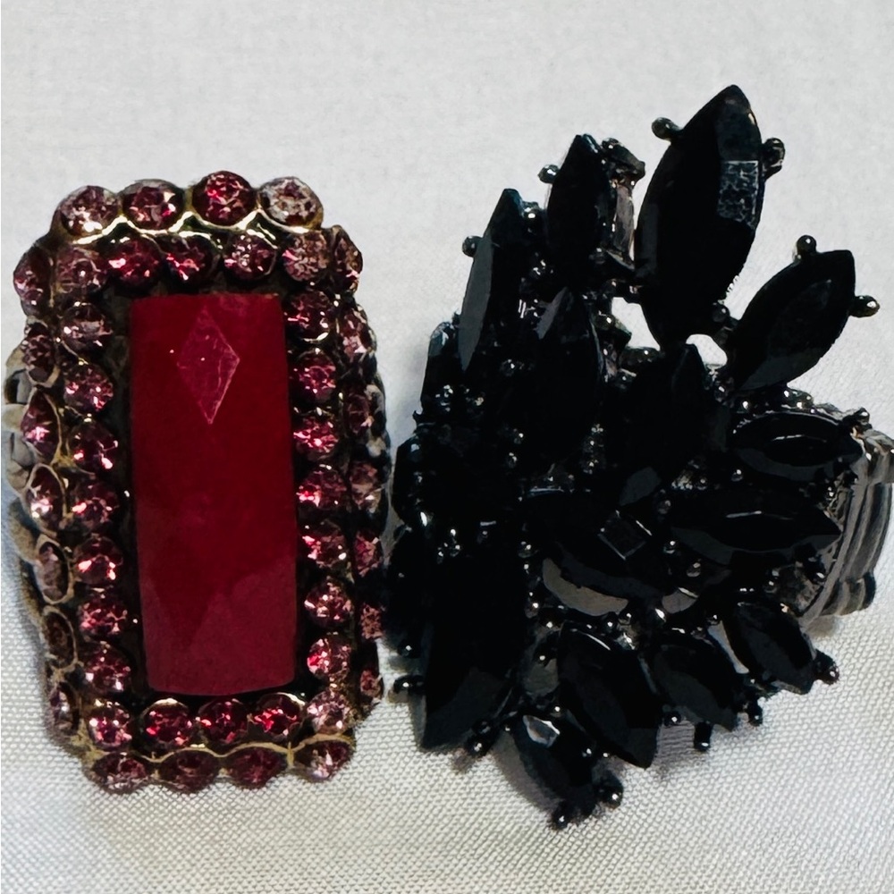 Elegant Red and Black Gemstone Ring Set